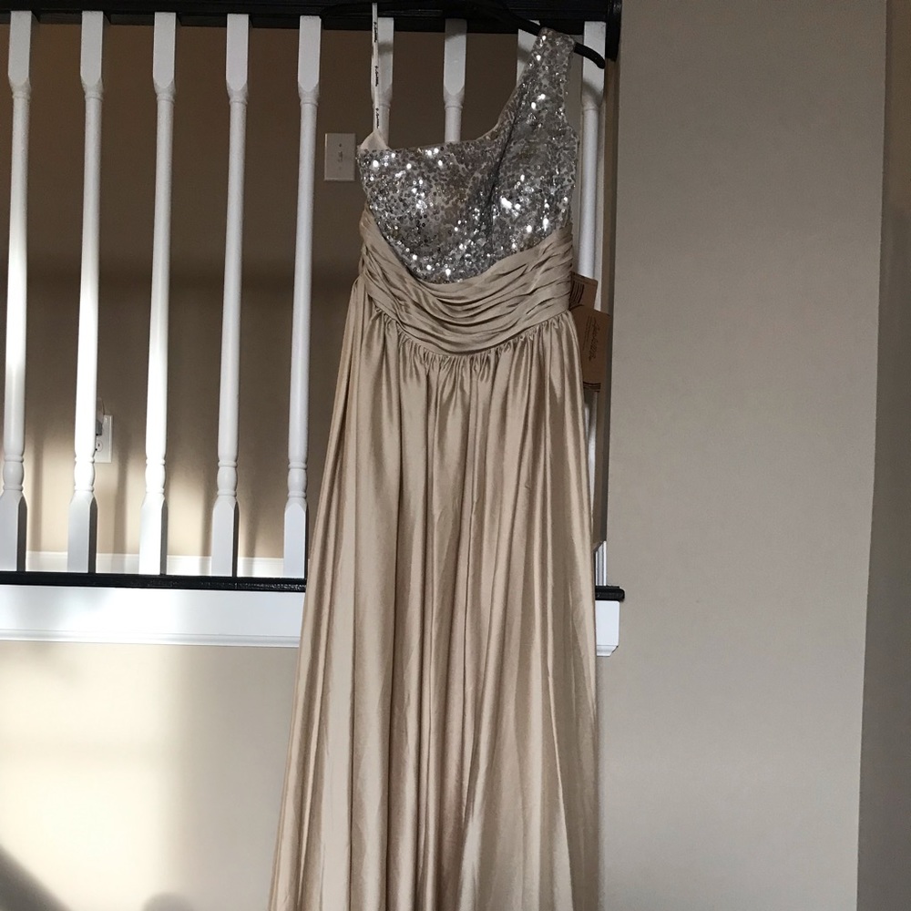 One shoulder champagne gown